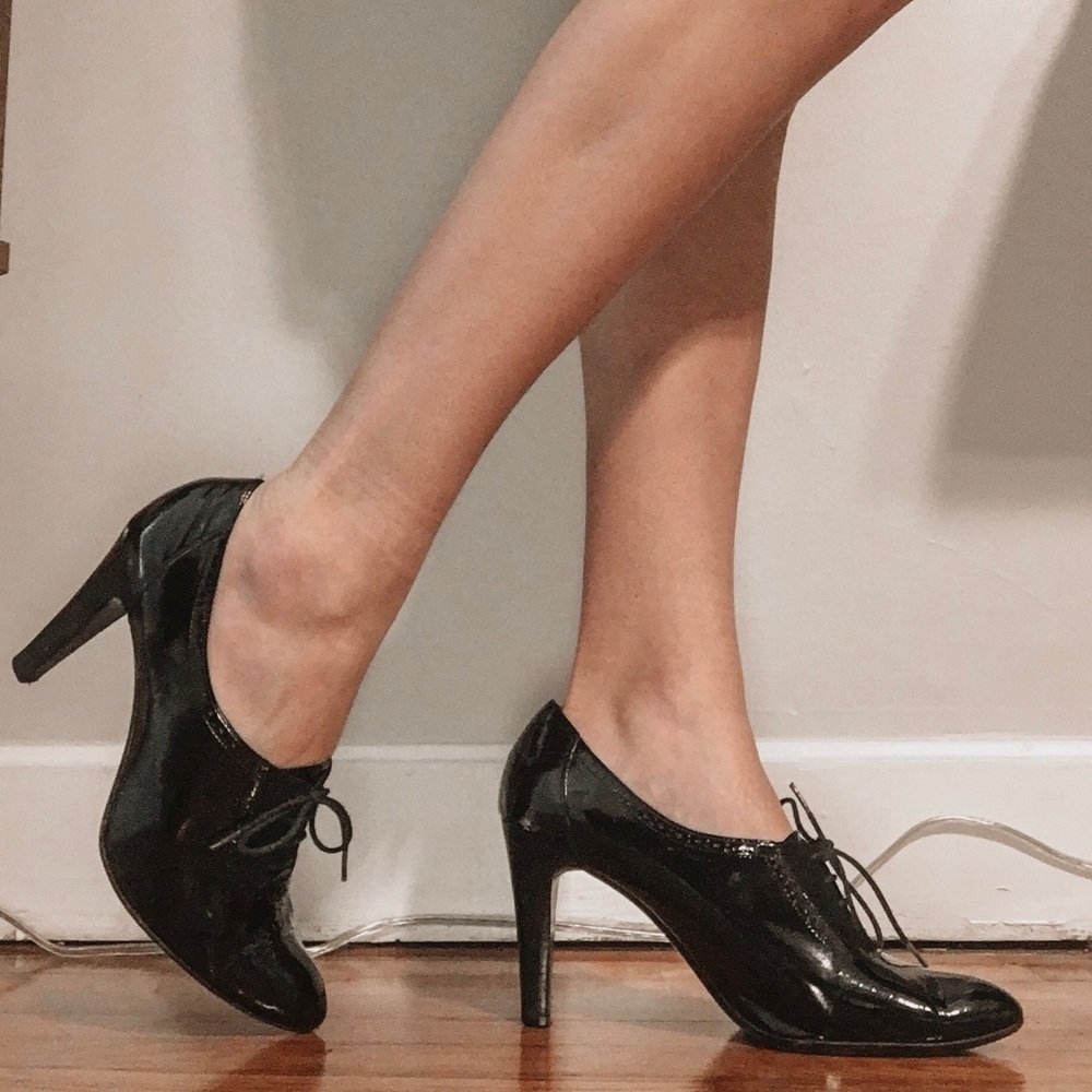 VIA SPIGA Black Leather Lace-Up Booties Size 9